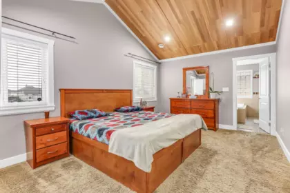 Basement Recreation Room Photo of 6677 125a Street, Surrey, BC