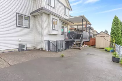 Swimming Pool Photo of 6677 125a Street, Surrey, BC