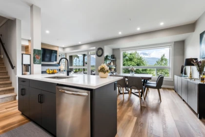 Breakfast Nook Photo of 25 43575 Chilliwack Mountain Road, Chilliwack, BC