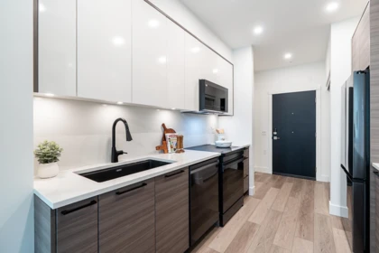 202 422 Lakewood Drive, Vancouver, BC, Vancouver — Apartment/Condo for sale