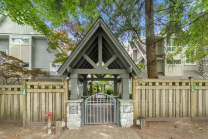 Entry Foyer Photo of 6 1073 Lynn Valley Road, North Vancouver, BC