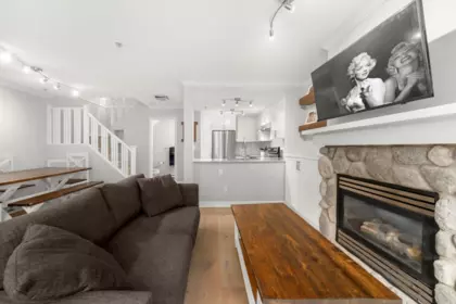 6 1073 Lynn Valley Road, North Vancouver, BC, North Vancouver — Townhouse for sale