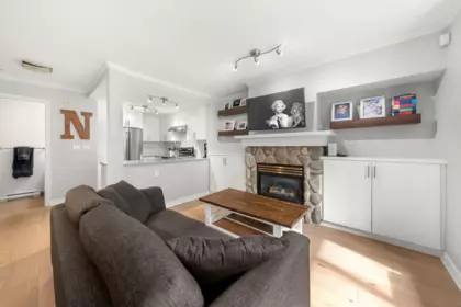 6 1073 Lynn Valley Road, North Vancouver, BC, North Vancouver — Townhouse for sale