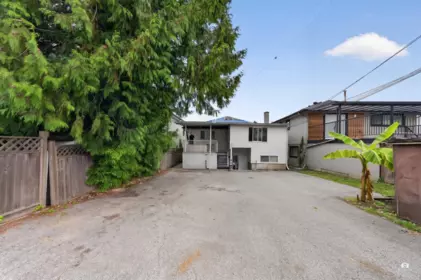 2528 E 24th Avenue, Vancouver, BC, Vancouver — Single Family Residence for sale