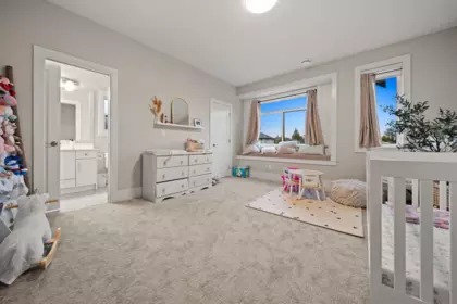 Hallway Photo of 16466 103 Avenue, Surrey, BC
