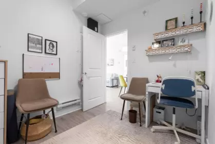 Hallway Photo of 401 2389 Hawthorne Avenue, Port Coquitlam, BC