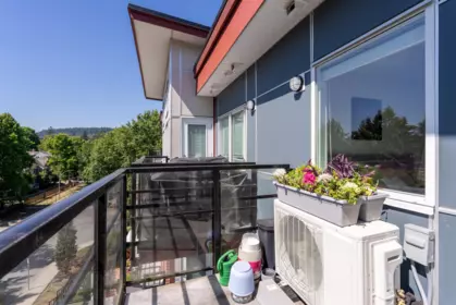 Hot Tub / Spa Photo of 401 2389 Hawthorne Avenue, Port Coquitlam, BC