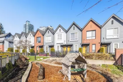Office / Den Photo of 35 6868 Burlington Avenue, Burnaby, BC