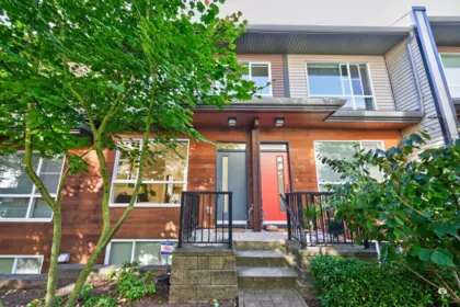 Front Yard Photo of 148 2228 162 Street, Surrey, BC