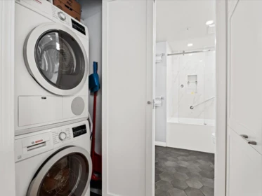 Powder Room Photo of 101 685 W 7th Avenue, Vancouver, BC