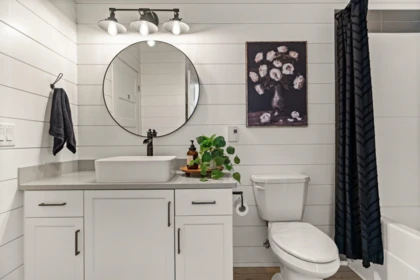 Laundry Room Photo of 405 9130 Corbould Street, Chilliwack, BC