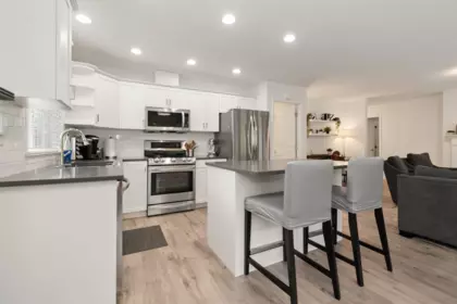 Kitchen Island Photo of 18 7291 Morrow Road, Agassiz, BC
