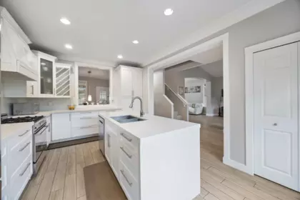 Kitchen Photo of 21 18868 69 Avenue, Surrey, BC