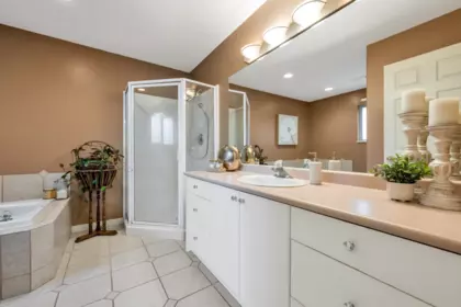 Entry Foyer Photo of 21679 52 Avenue, Langley, BC