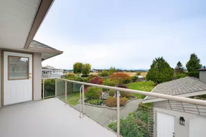 Hallway Photo of 21679 52 Avenue, Langley, BC