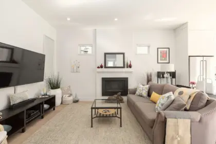 572 E 16th Avenue, Vancouver, BC, Vancouver — Half Duplex for sale