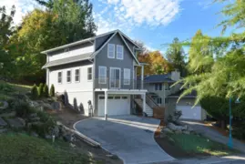 5825 Trail Avenue, Sechelt, BC