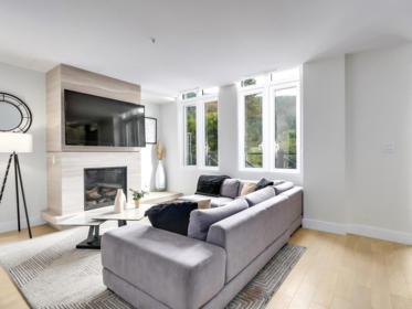 202 6691 Nelson Avenue, West Vancouver, BC, West vancouver — Townhouse for sale