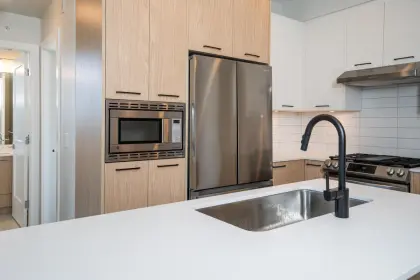 504 3315 148 Street, Surrey, BC, Surrey — Apartment/Condo for sale