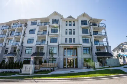504 3315 148 Street, Surrey, BC, Surrey — Apartment/Condo for sale