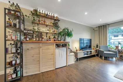 104 157 E 21 St Street, North Vancouver, BC, North vancouver — Apartment/Condo for sale