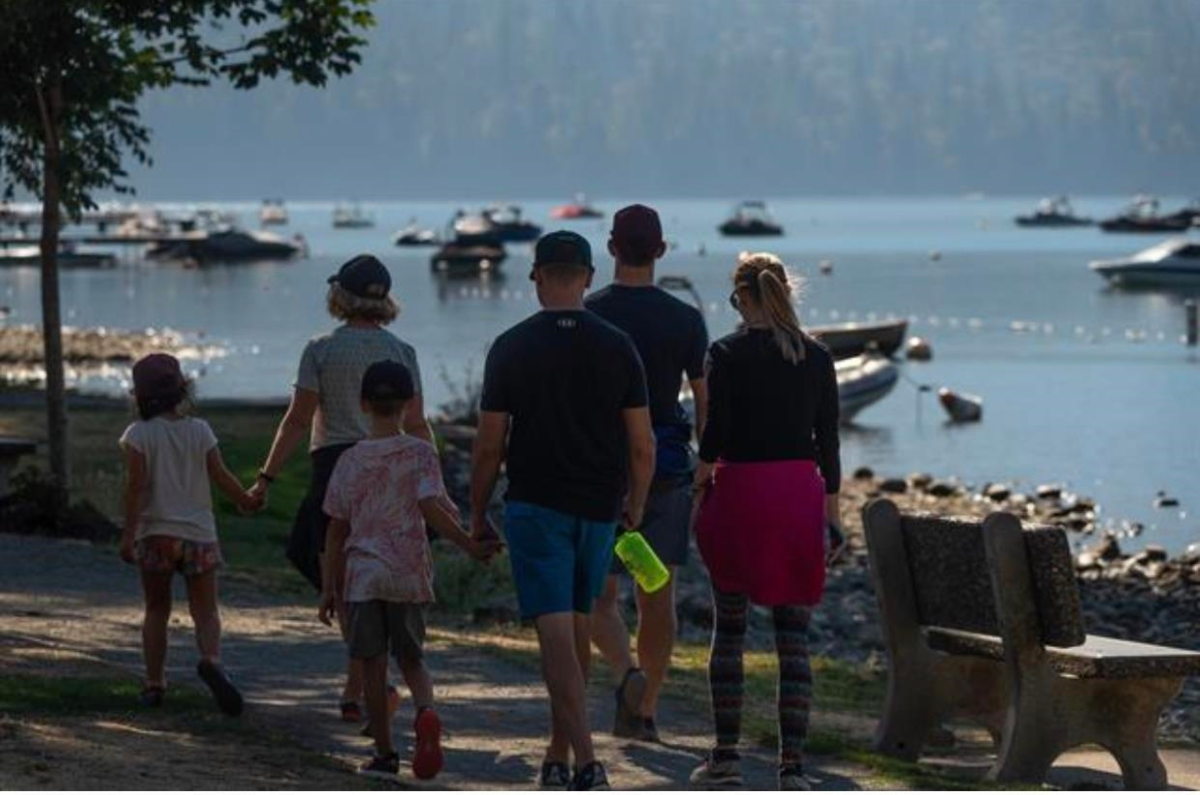 Breakfast Nook Photo of 45981 Linzey Road, Cultus Lake, BC