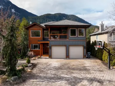 1354 Greenwood Street, Pemberton, BC, Pemberton — Single Family Residence for sale