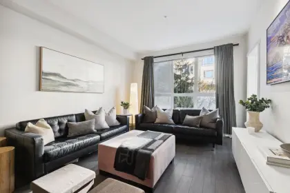316 9877 University Crescent, Burnaby, BC, Burnaby — Apartment/Condo for sale