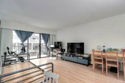 214 170 E 3rd Street, North Vancouver, BC, North vancouver — Apartment/Condo for sale