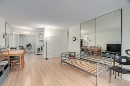 214 170 E 3rd Street, North Vancouver, BC, North vancouver — Apartment/Condo for sale