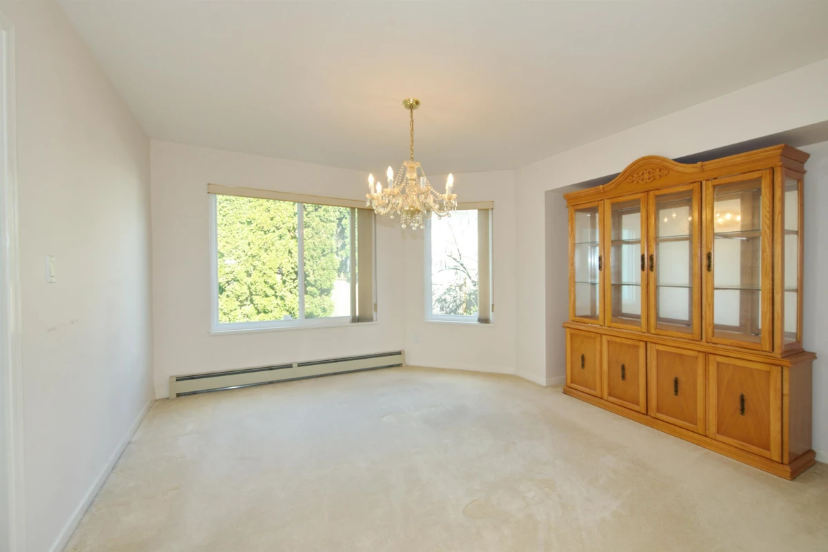 Kitchen Island Photo of 5609 Wilson Court, Richmond, BC