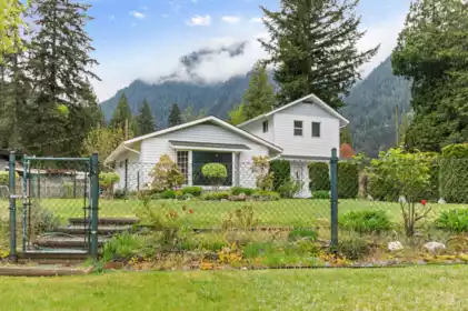 19846 Marie Street, Hope, BC, Hope — Single Family Residence for sale
