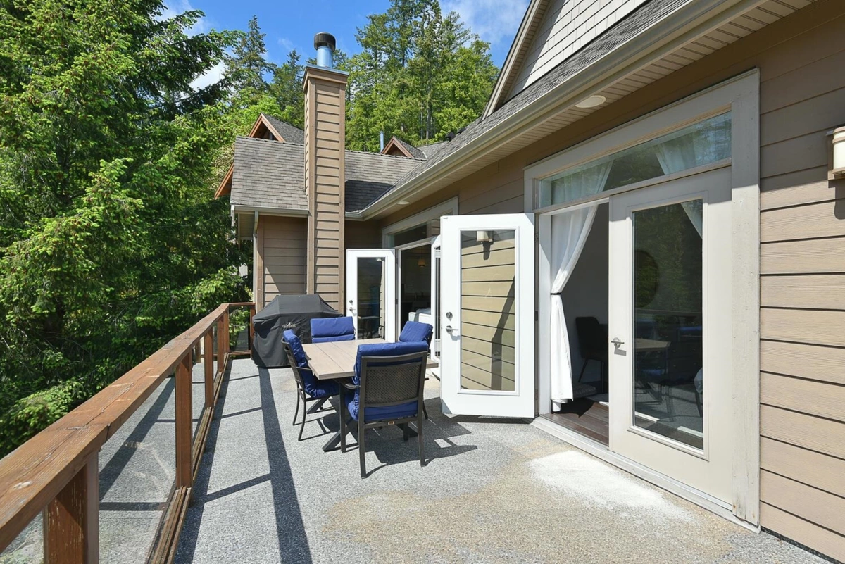 Breakfast Nook Photo of 39 4622 Sinclair Bay Road, Garden Bay, BC
