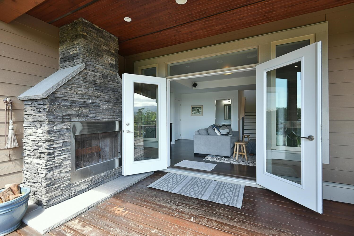 Entry Foyer Photo of 39 4622 Sinclair Bay Road, Garden Bay, BC