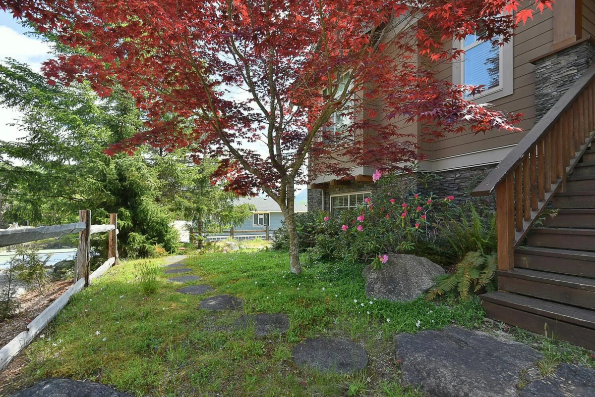 Hot Tub / Spa Photo of 39 4622 Sinclair Bay Road, Garden Bay, BC