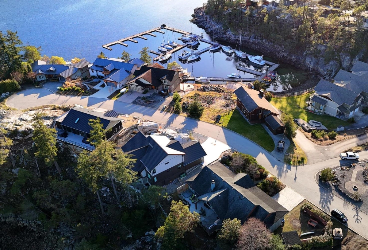 Outdoor Kitchen Photo of 39 4622 Sinclair Bay Road, Garden Bay, BC