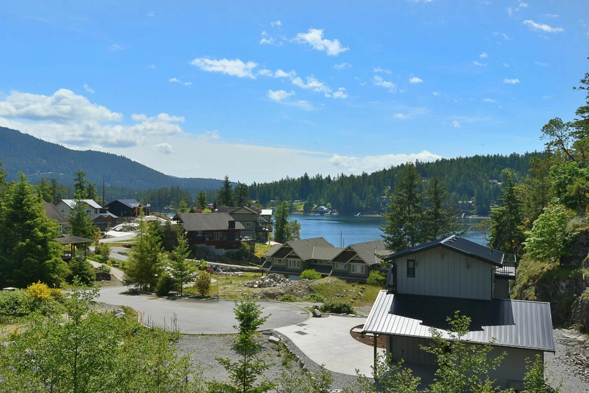 Primary Bathroom Photo of 39 4622 Sinclair Bay Road, Garden Bay, BC