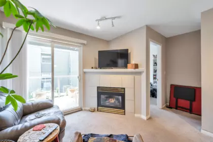 207 1280 Merklin Street, White Rock, BC, White rock — Apartment/Condo for sale