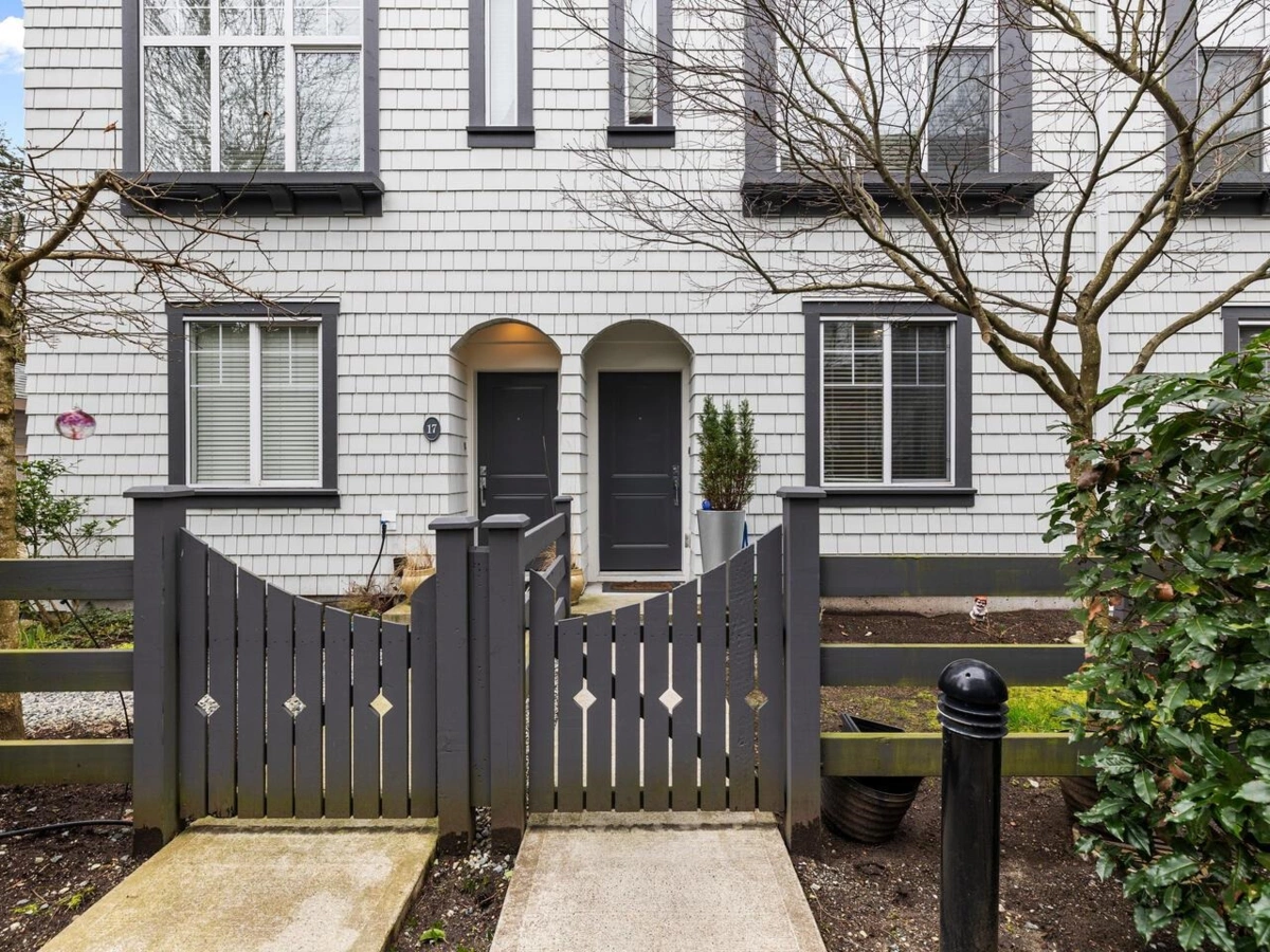 Primary Bathroom Photo of 16 277 171 Street, Surrey, BC