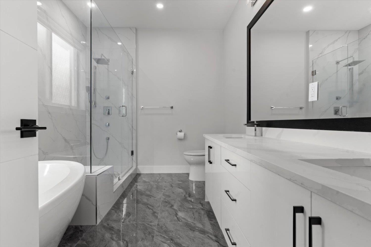 Bedroom 4 Photo of 835 Myng Crescent, Harrison Hot Springs, BC