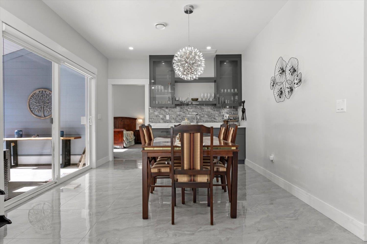 Breakfast Nook Photo of 835 Myng Crescent, Harrison Hot Springs, BC