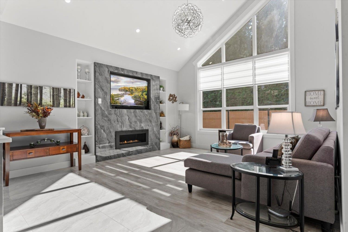 Kitchen Island Photo of 835 Myng Crescent, Harrison Hot Springs, BC