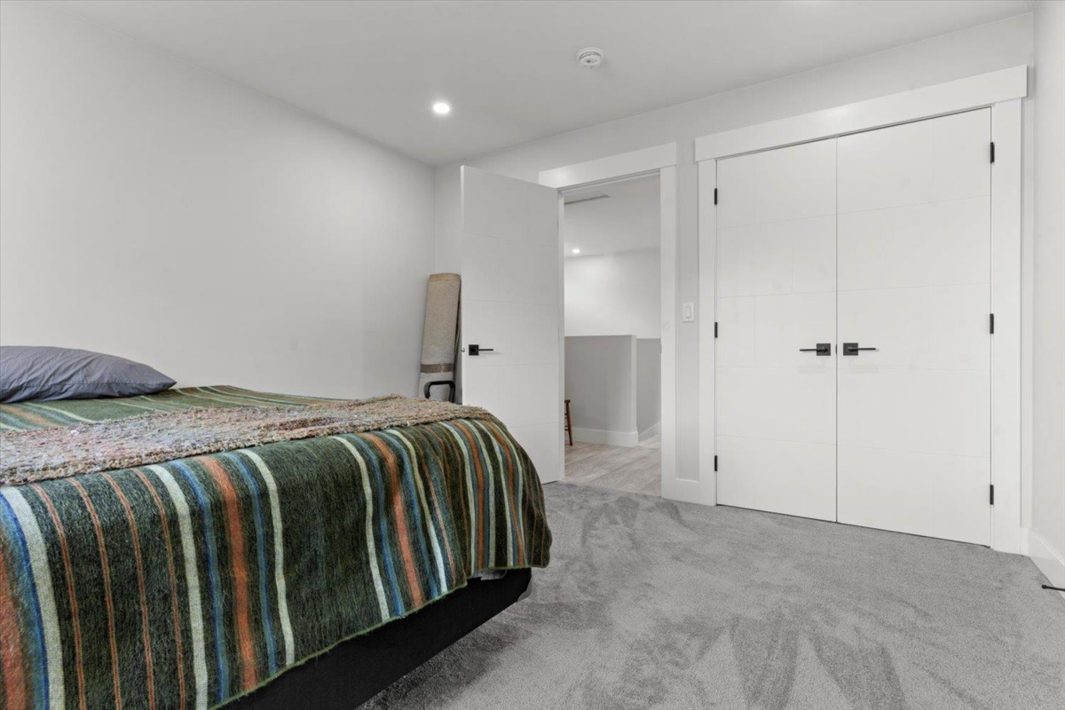 Mudroom Photo of 835 Myng Crescent, Harrison Hot Springs, BC