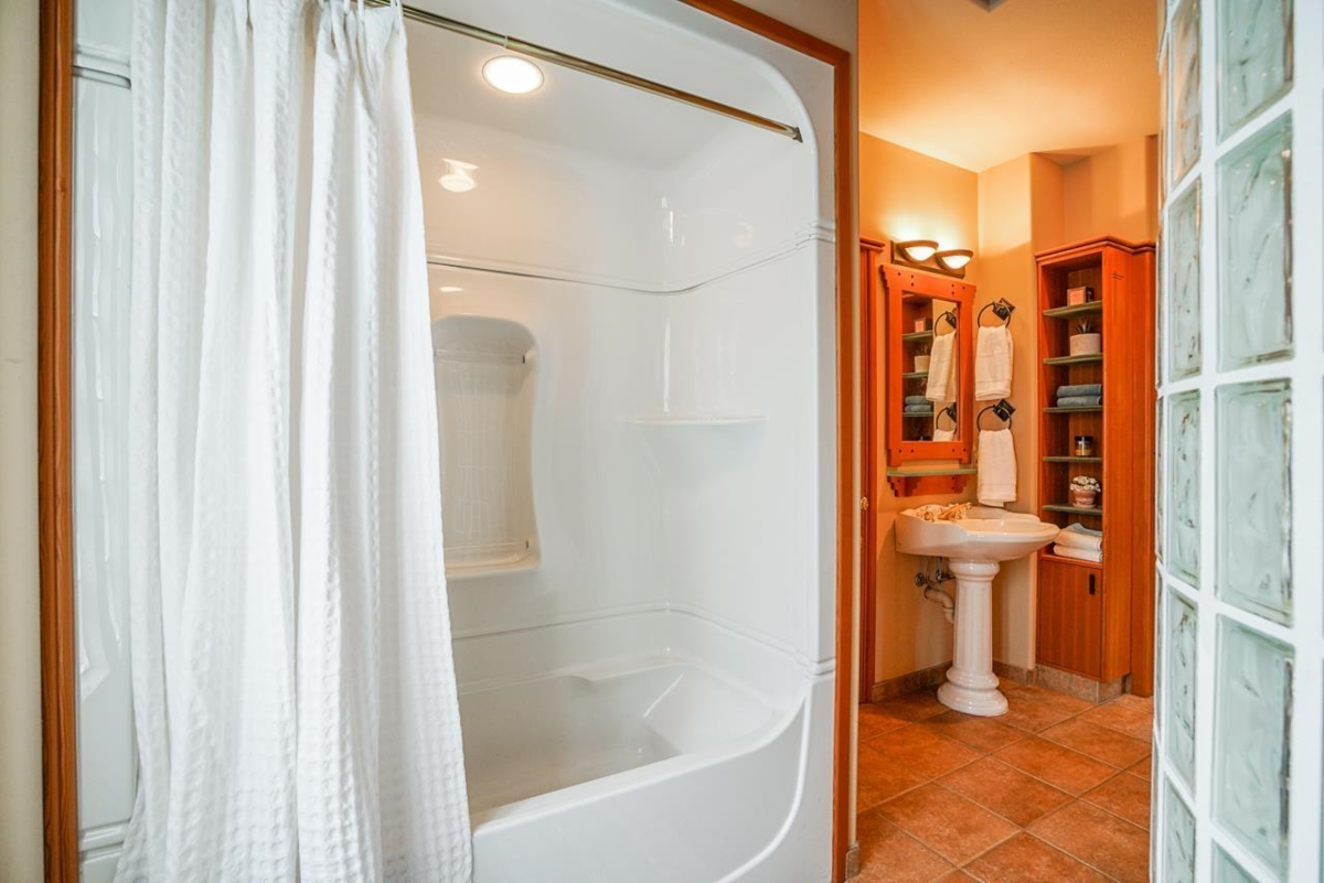 Breakfast Nook Photo of 10500 125a Street, Surrey, BC