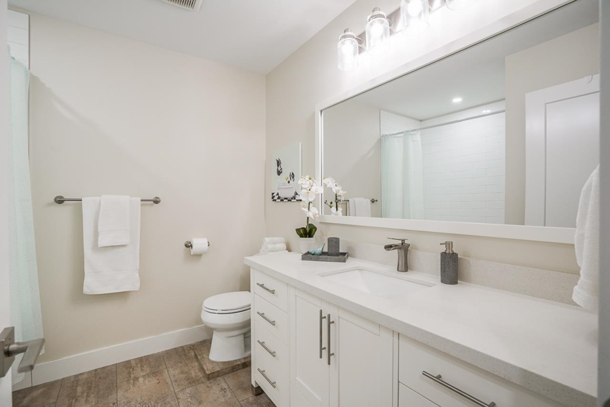 Walk-In Closet Photo of 10500 125a Street, Surrey, BC