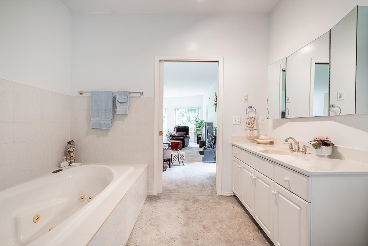 Basement Recreation Room Photo of 6260 240 Street, Langley, BC