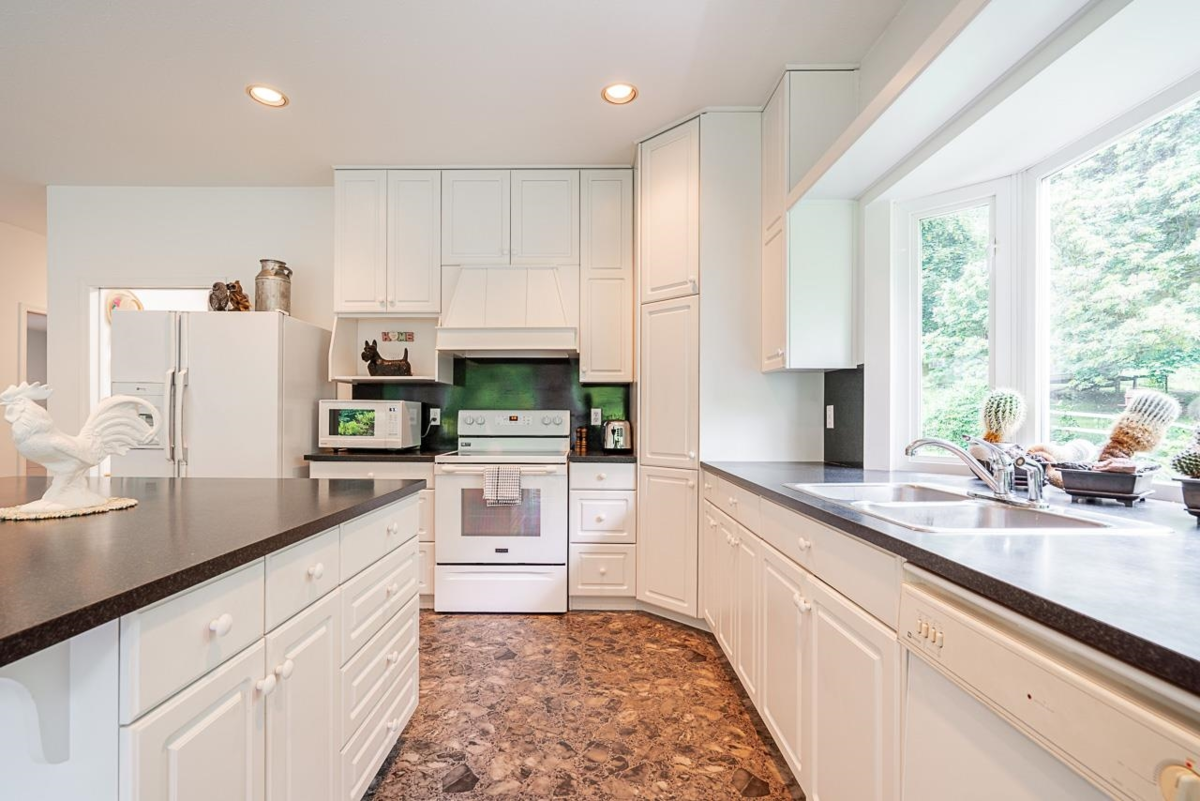 Breakfast Nook Photo of 6260 240 Street, Langley, BC