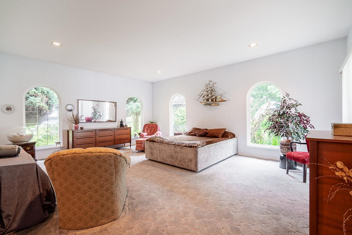 Guest Bathroom Photo of 6260 240 Street, Langley, BC