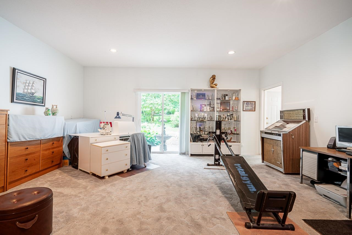 Laundry Room Photo of 6260 240 Street, Langley, BC