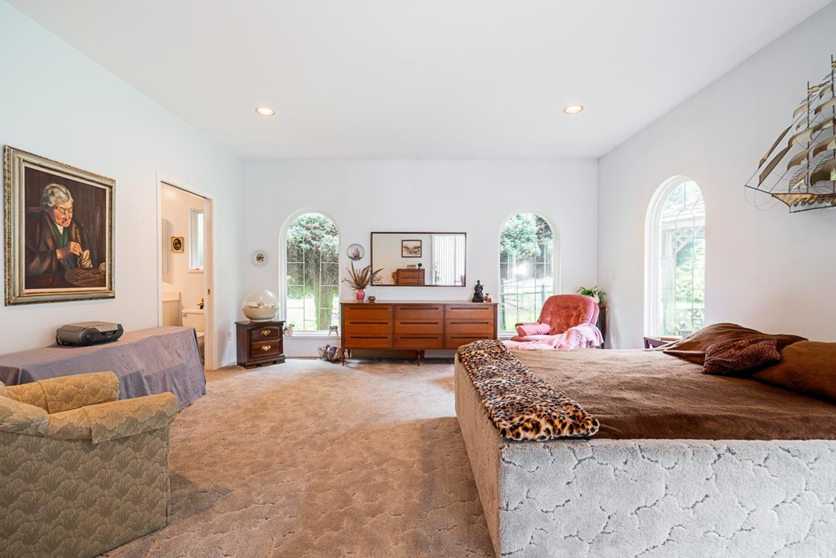 Powder Room Photo of 6260 240 Street, Langley, BC